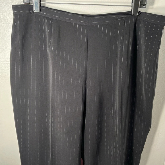 Kasper 16P, pinstripes Black pant. Side button zip latch hook closure. Lined. - Picture 7 of 7